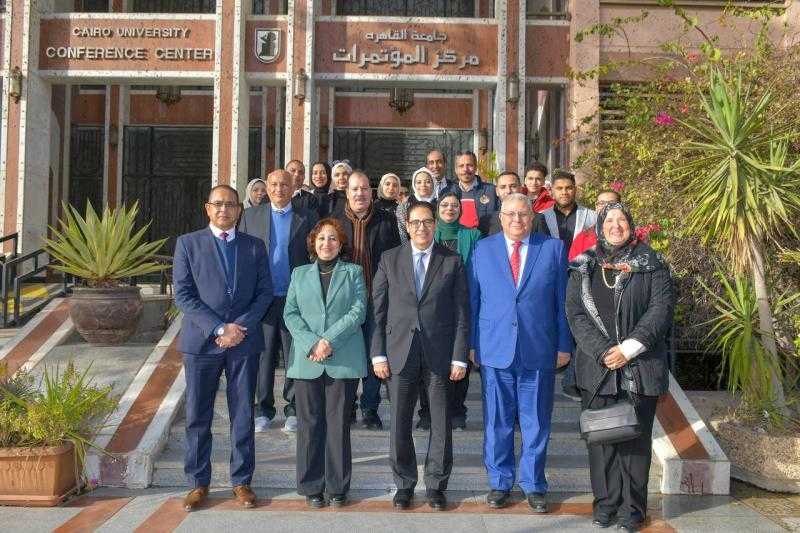 مركز اللغات الأجنبية والترجمة التخصصية بجامعة القاهرة يكرم الفائزين في مسابقة حكايات شعبية مصرية بلغات العالم