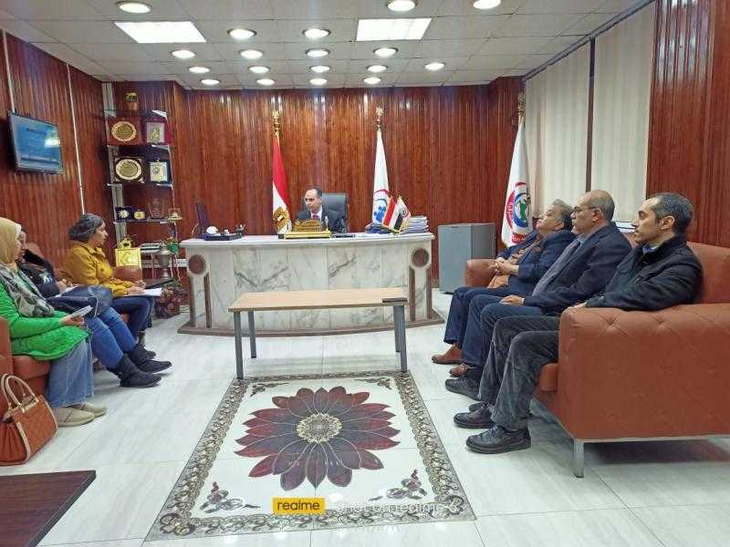 وكيل وزارة الصحة بالشرقية يجتمع بلجنة الدواء بالمحافظة