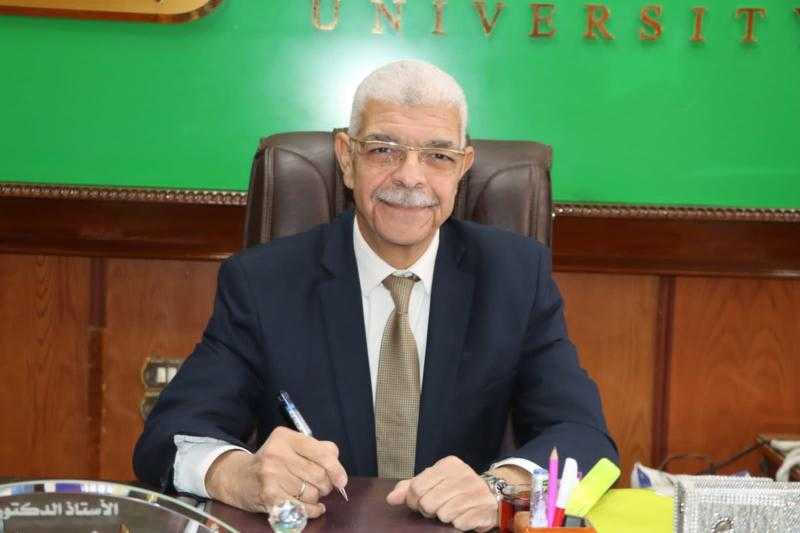 رئيس جامعة المنوفية يعقد اجتماع لجنة البحوث العلمية أون لاين