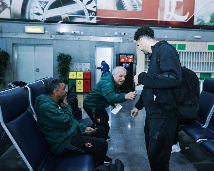 دوري أبطال إفريقيا| بعثة الأهلي تغادر مطار القاهرة إلى الجزائر