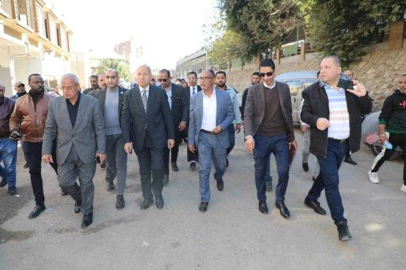 محافظ القاهرة يتفقد مجمع مول المواردى بالسيدة زينب لمتابعة أعمال رفع الكفاءة الجارية به