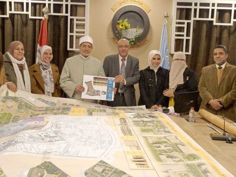 رئيس جامعة الأزهر يناقش مشروع تطوير حرم الجامعة لتكون صديقة للبيئة