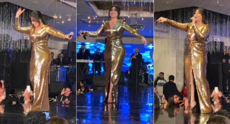 بوسي بإطلالة ذهبية في حفل رأس السنة