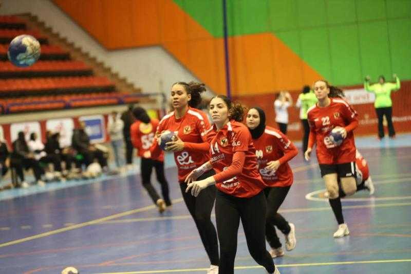 سيدات يد الأهلي يتفوقن على الزمالك 27-23 ويواصلن الانتصارات في الدوري