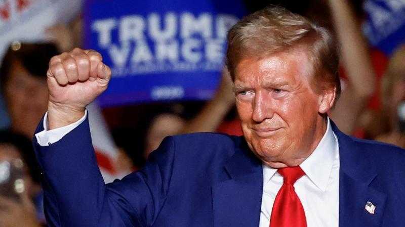 تيم كوك يتبرع لحفل تنصيب ترامب بمليون دولار