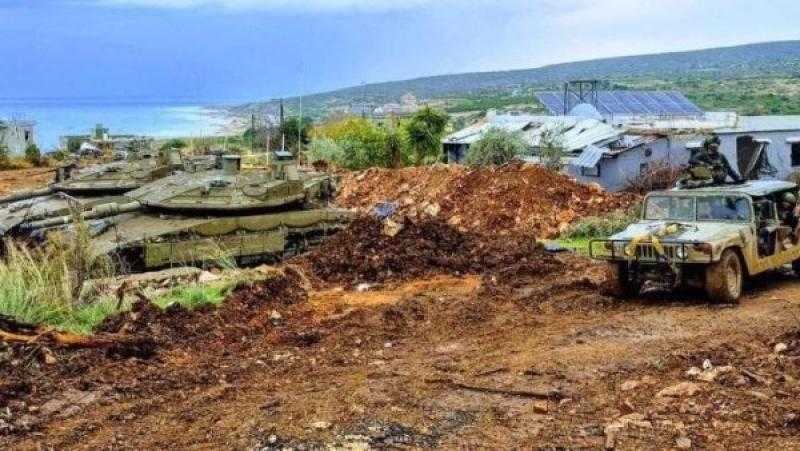 إسرائيل تواصل خرق اتفاق لبنان.. دبابات ميركافا وآليات عسكرية تقصف قرى الناقورة
