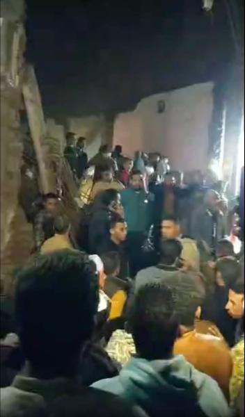  انهيار منزل مكون من طابقين 