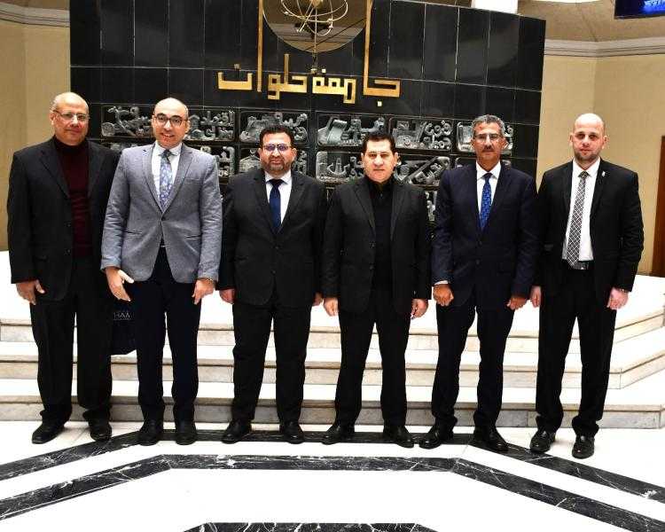 جامعة حلوان تستقبل وفداً من جامعة العلوم التطبيقية الأردنية لتعزيز التعاون الأكاديمي المشترك