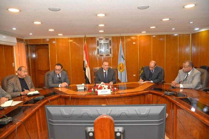 محافظ أسيوط يشدد على إيقاف التعدي على الأراضي الزراعية من المهد