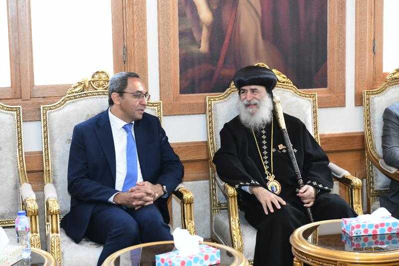 محافظ قنا يهنئ أقباط قوص بعيد الميلاد المجيد ويؤكد على وحدة الشعب المصري