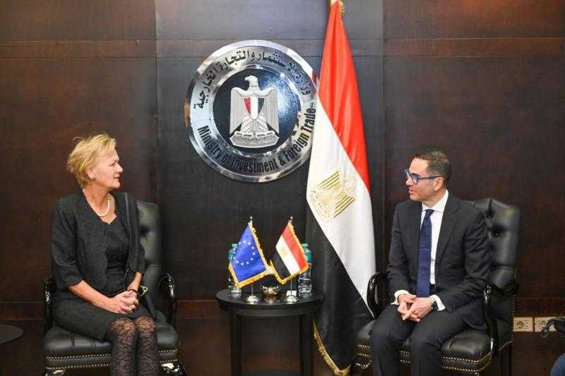 وزير الاستثمار والتجارة الخارجية يبحث مع سفيرة الاتحاد الأوروبي بالقاهرة سبل تعزيز التعاون التجاري والاستثماري بين الجانبين