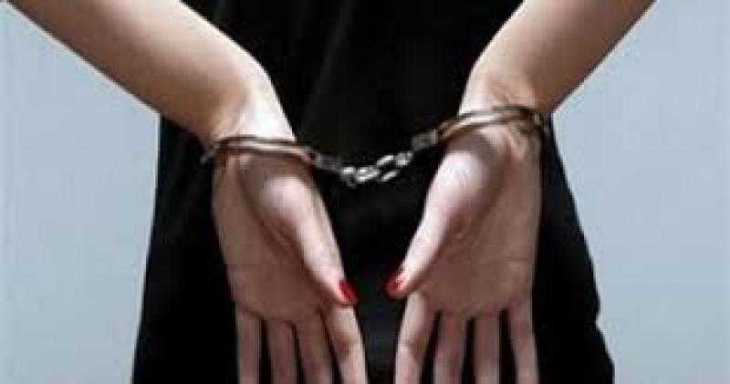 القبض على ربة منزل متهمة بقتل طفلة في فرشوط بقنا بدافع السرقة