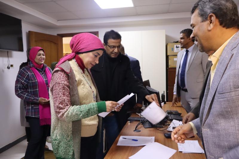 رئيس جامعة الأقصر 