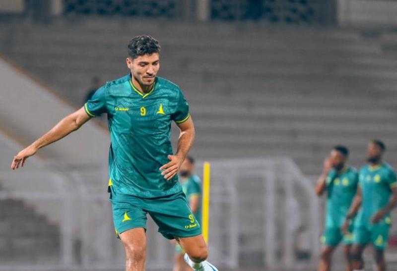 هل يشارك محمد شريف مع الخليج في الدوري السعودي؟ .. تقارير تُجيب