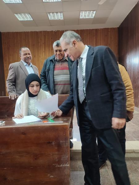 رئيس جامعة أسوان 