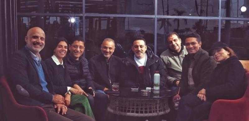 مي عز الدين تظهر في لوكيشن مسلسل ”الحب كله” بعد وفاة والدتها