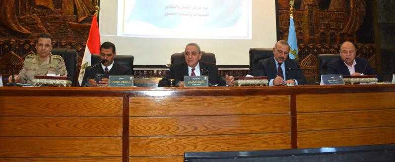 محافظ الغربية يتراس الاجتماع الموسع مع رؤساء المراكز والمدن والأحياء ومديري المديريات