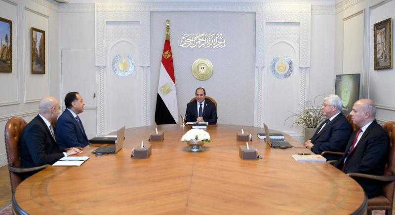 السيسي يجتمع مع وزير التعليم والتعليم العالي
