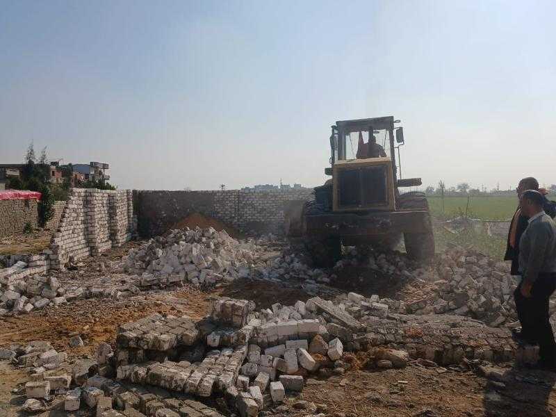 إزالة 20 حالة تعدي بإجمالي مساحة 1720 متر مربع بنطاق 5 مراكز بالبحيرة