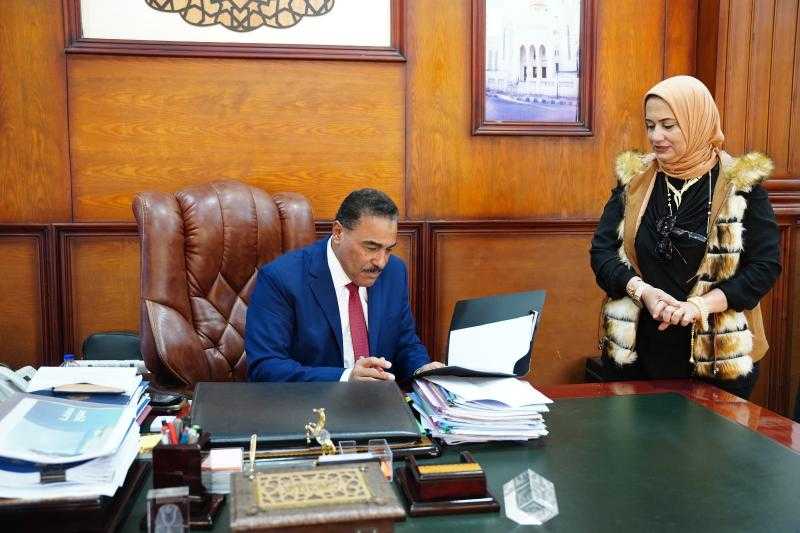 محافظ مطروح يتابع استعدادات وجاهزية مديرية التربية والتعليم لانطلاق امتحانات الشهادة الاعدادية غدا