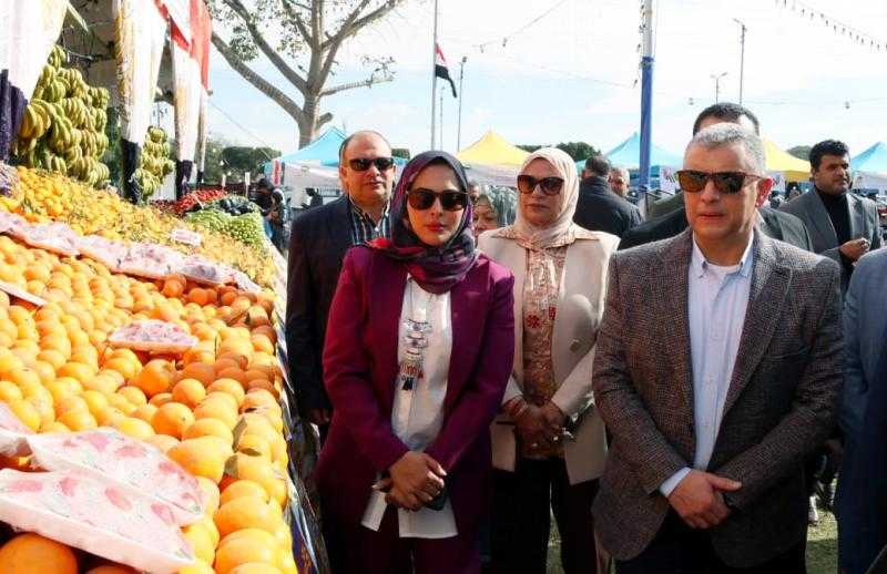محافظ الإسماعيلية يفتتح النسخة الثالثة من سوق اليوم الواحد
