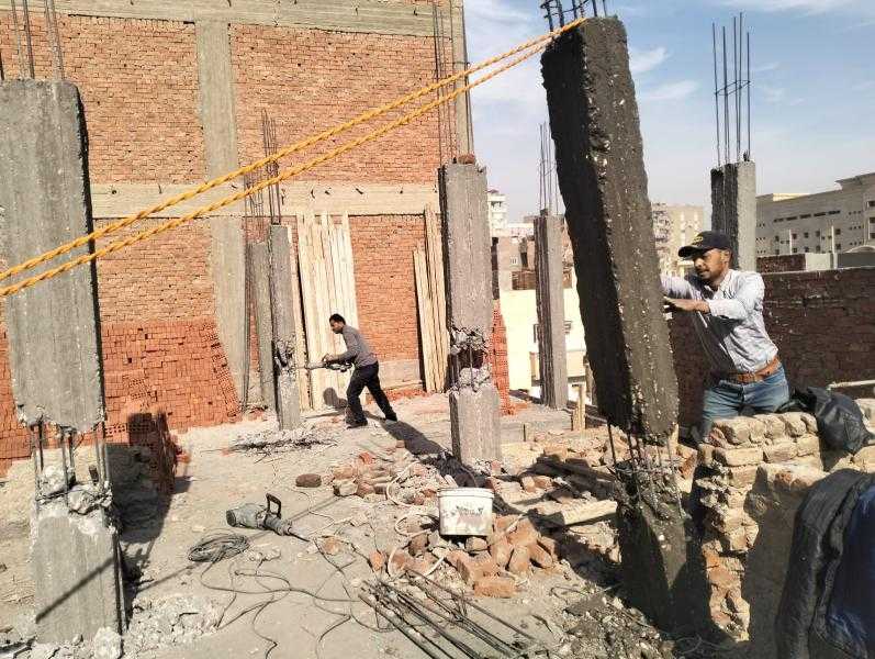 محافظ أسيوط: إزالة فورية لأعمدة مخالفة للبناء بشارعي الجمهورية ورياض بحي شرق