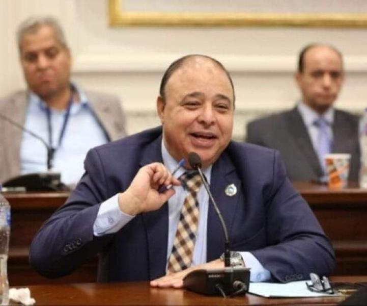  النائب الدكتور حسين خضير رئيس لجنة الصحة بمجلس الشيوخ