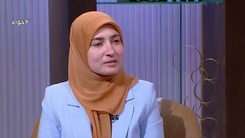 ما حكم منع الزوجة نفسها عن زوجها لمساومته؟.. عضو بالعالمي للفتوى يجيب