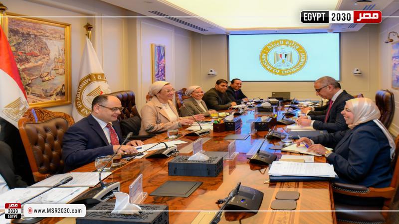 خلال الاجتماع