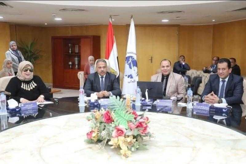محافظ الشرقية يُشارك في اجتماع مجلس إدارة المعهد التكنولوجي العالي بالعاشر من رمضان