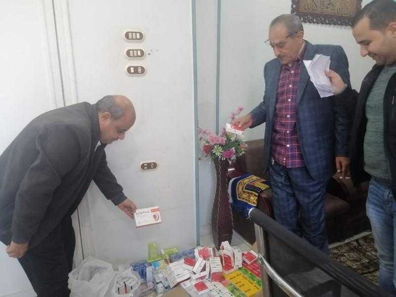 ضبط 190 عبوة دواء ل 34 صنف دواء مجهول المصدر داخل مخزن يُدار بدون ترخيص بمركز كفر صقر بالشرقية