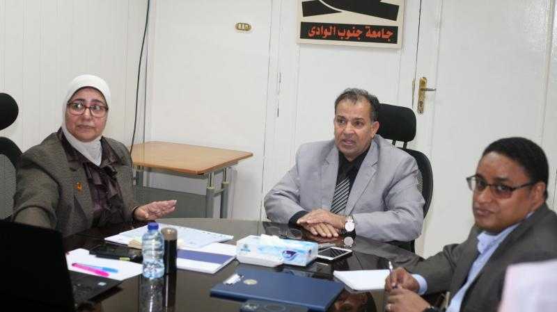 إطلاق  تطبيق دقق لخدمات التدقيق اللغوي بجامعة جنوب الوادي