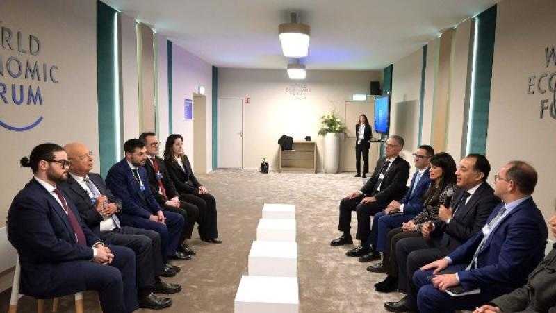 منتدى دافوس يبدي اهتمامًا باستضافة حدث في مصر
