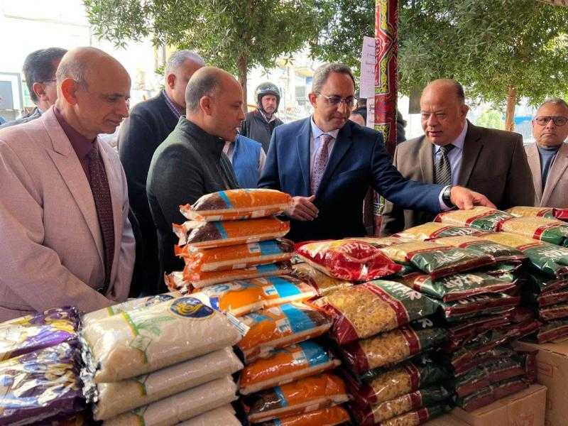 افتتاح المعرض الدائم بميدان الساعة بمدينة قنا تنفيذاً لتوجيهات وزير التموين والتجارة الداخلية