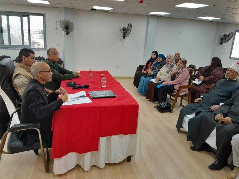 وحدة السكان بأسيوط تنظم اجتماعا لمناقشة القضايا السكانية بمركز ديروط