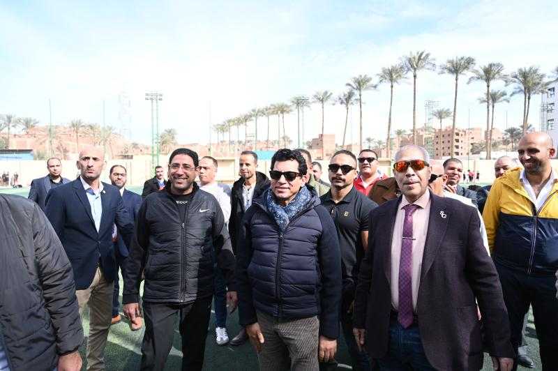 وزير الشباب والرياضة يفتتح نادي جولدن مودرن سبورت بالمرج