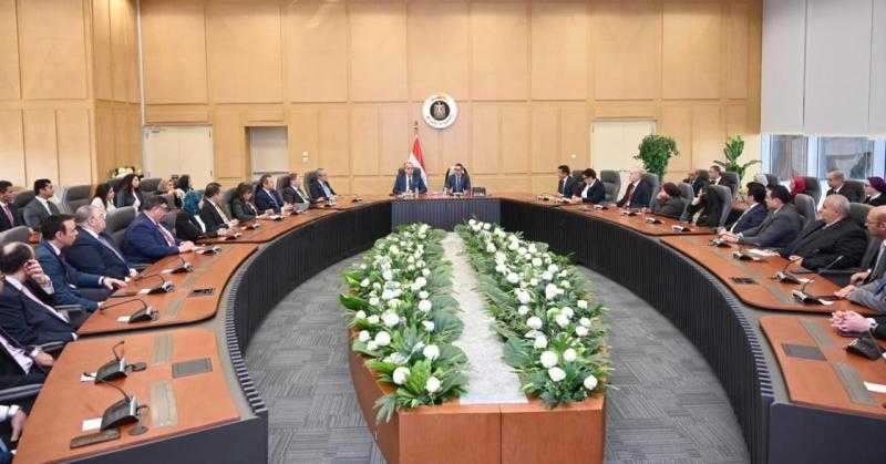 وزير الاستثمار والتجارة الخارجية يلتقي عدد من أعضاء جهاز التمثيل التجاري لاستعراض التوجهات الاقتصادية للدولة