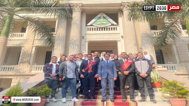 طلاب جامعة بنها
