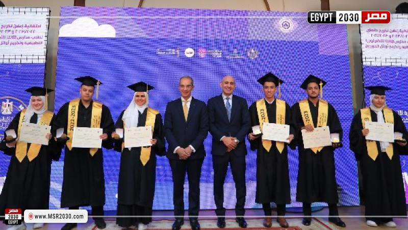 وزير التعليم يشهد تخريج أول دفعتين من طلاب مدارس WE للتكنولوجيا التطبيقية