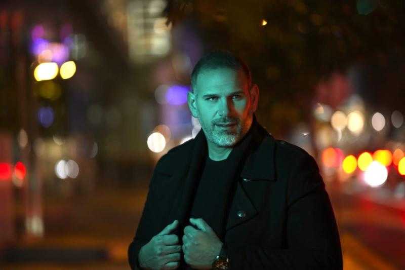 رامي خليل يُبدع برومانسيته في أغنيته الجديدة ”ما بتعنيلي شي”