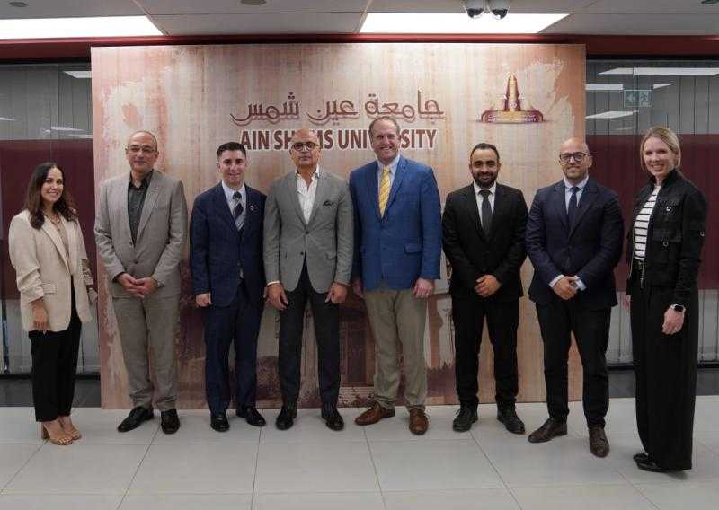 رئيس جامعة عين شمس يلتقي برئيس ونائب رئيس KLAS Research لبحث التعاون الاستراتيجي
