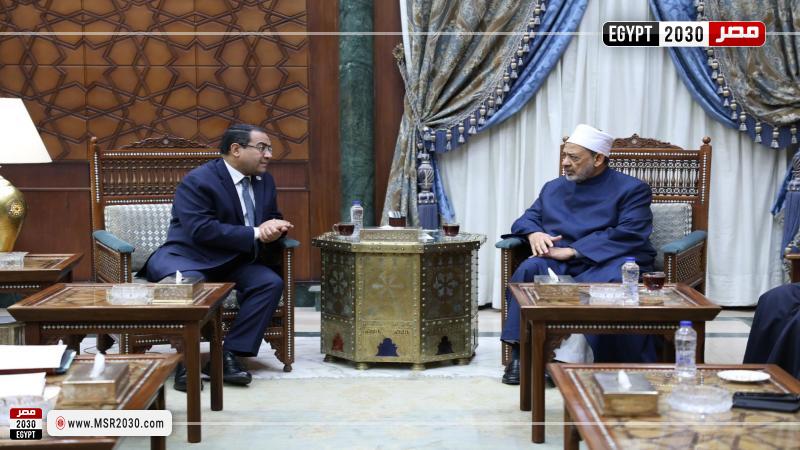 لقاء شيخ الأزهر ورئيس الجهاز المركزي للتنظيم والإدارة