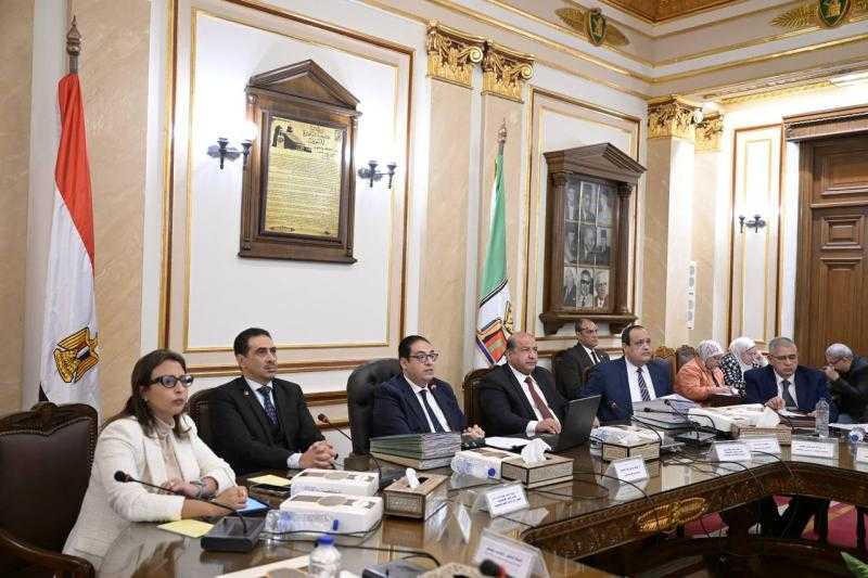 مجلس جامعة القاهرة يشيد بأداء كليات الجامعة ومعاهدها فى امتحانات نهاية الفصل الدراسي الأول ويؤكد على سرعة إنهاء أعمال التصحيح وإعلان النتائج