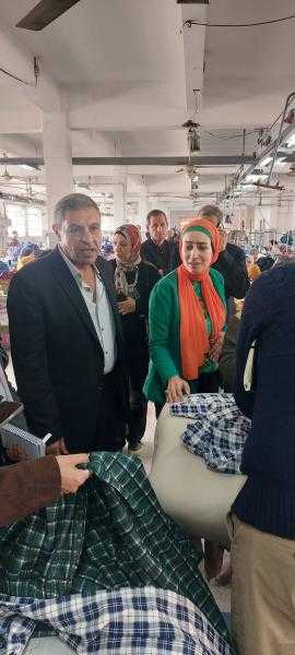 كلية الفنون التطبيقية بجامعة حلوان تنظم زيارات لمجمع مصر حلوان للغزل والنسيج ومصنع dice للملابس ومصنع الشوربجي للملابس