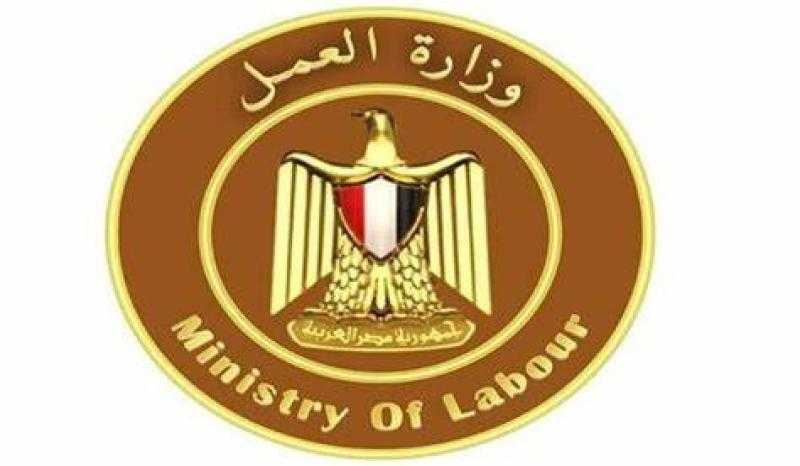 بمرتبات 122 ألف جنيه.. وزارة العمل: اليوم أخر فرصة للتقديم على وظائف بالإمارات