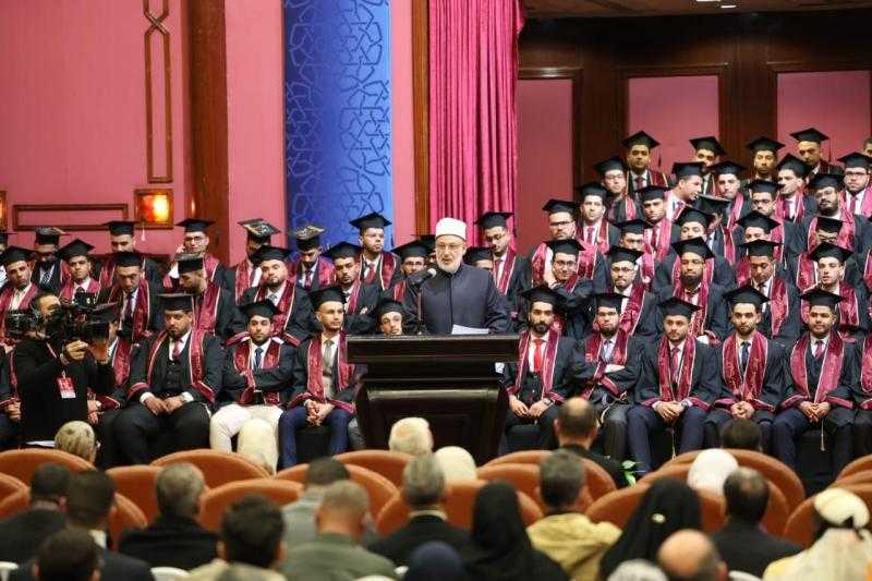 وكيل الأزهر يشارك في حفل تخريج دفعتين لطب الأزهر بدمياط