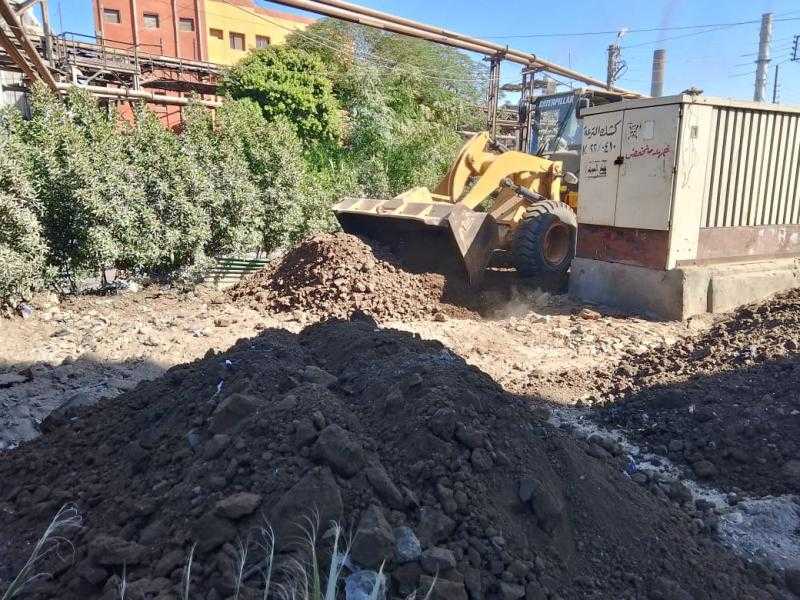 تمهيد قطعة أرض أملاك دولة لاستغلالها لصالح أهالى مركز أرمنت بالأقصر