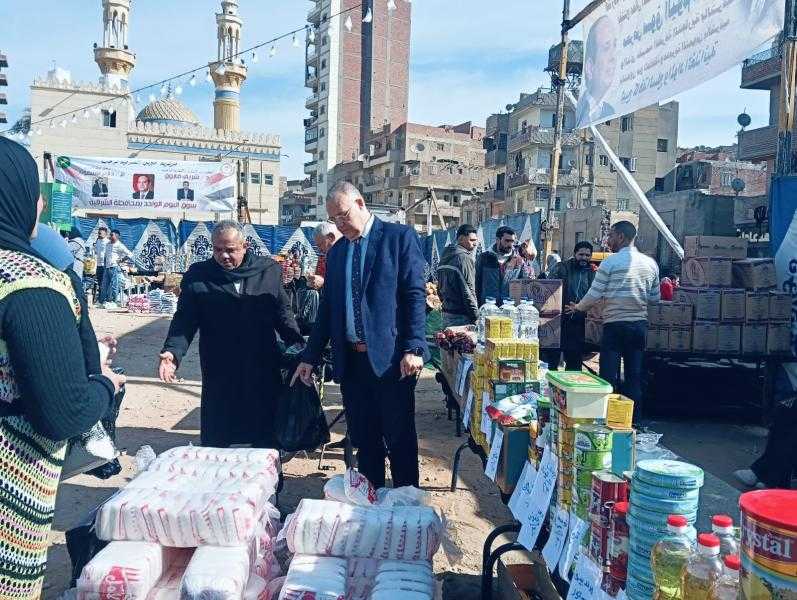 للإسبوع السابع علي التوالي إقامة ”سوق اليوم الواحد” بمدينة الزقازيق بحي الصيادين لبيع السلع بأسعار مخفضة