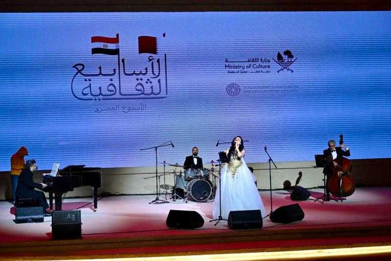 أميرة سليم تتألق في قطر بأغنيات داليدا ونجاة الصغيرة