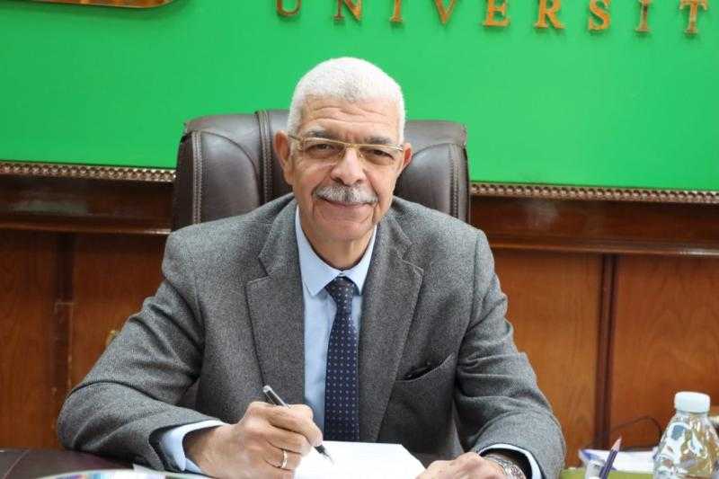 رئيس جامعة المنوفية يعقد اجتماع لجنة البحوث العلمية ”أون لاين”